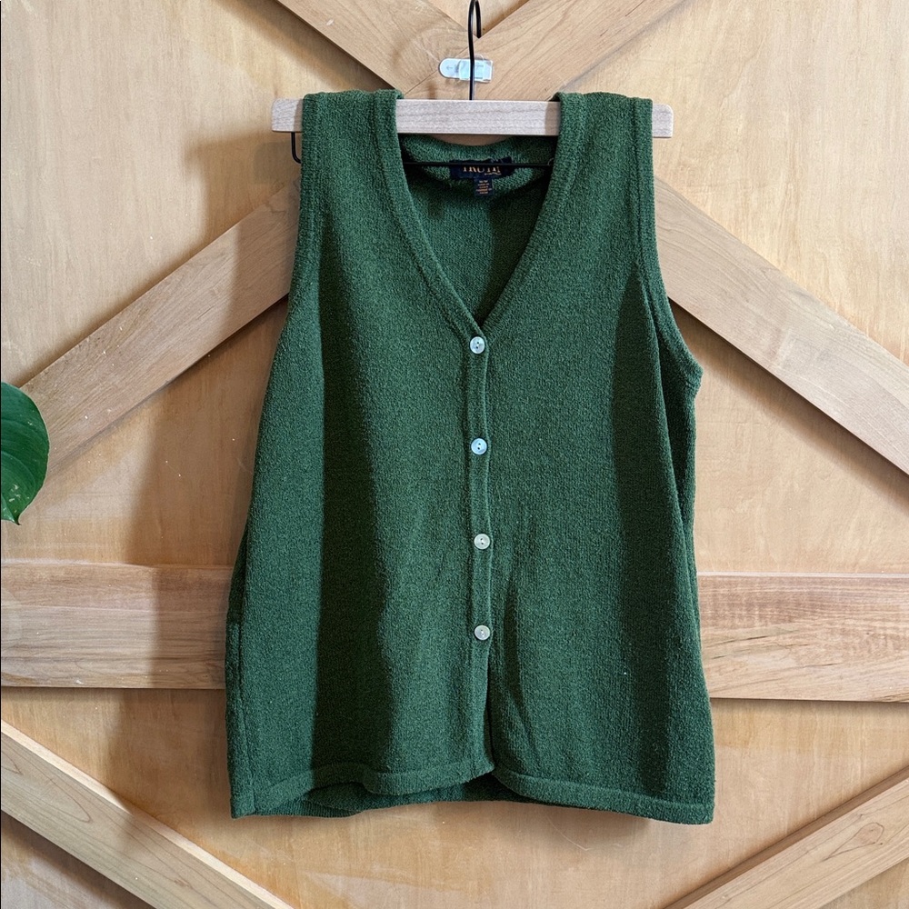 Elegant Forest Green Button-Up Tank Top
